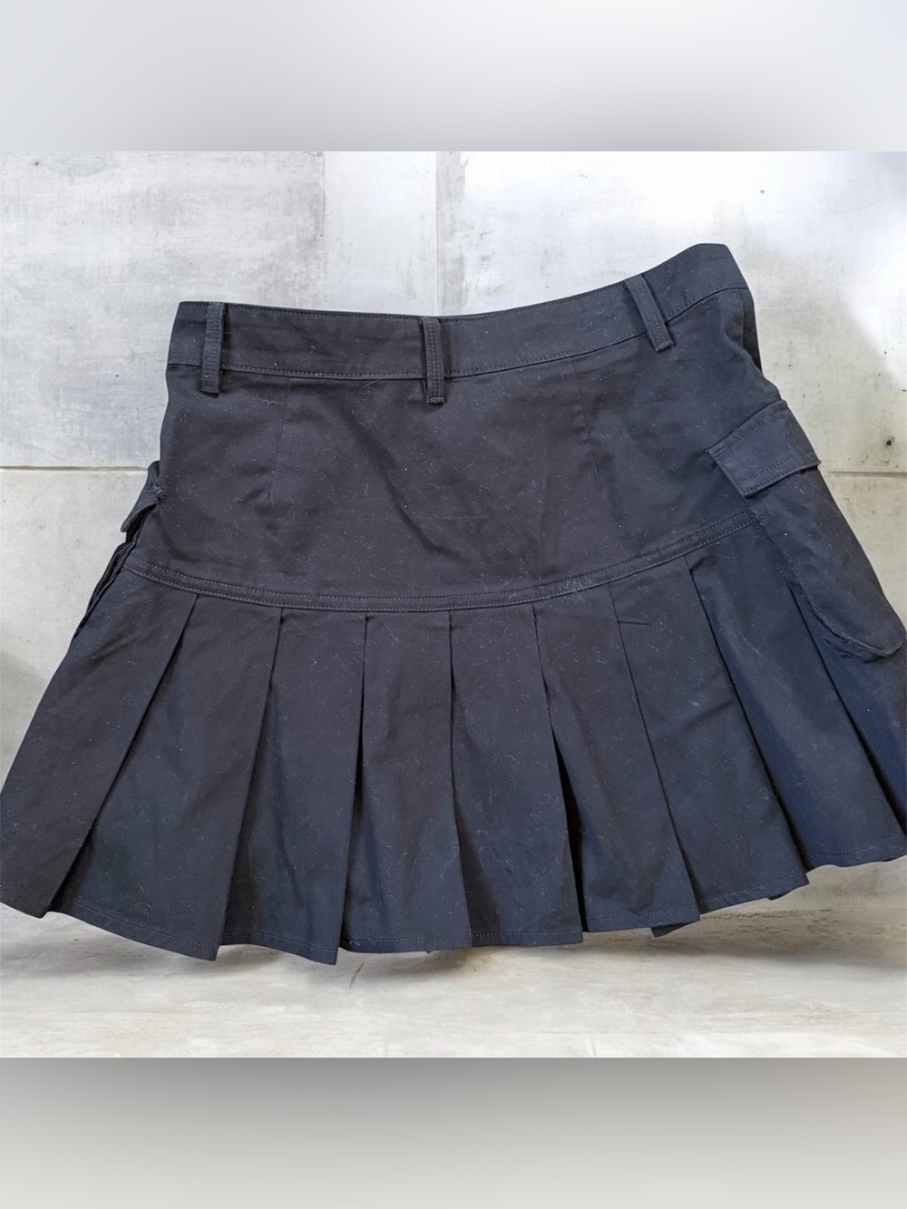 GAP High Rise Pleated Utility Mini Skirt in Black - Picture 4 of 7